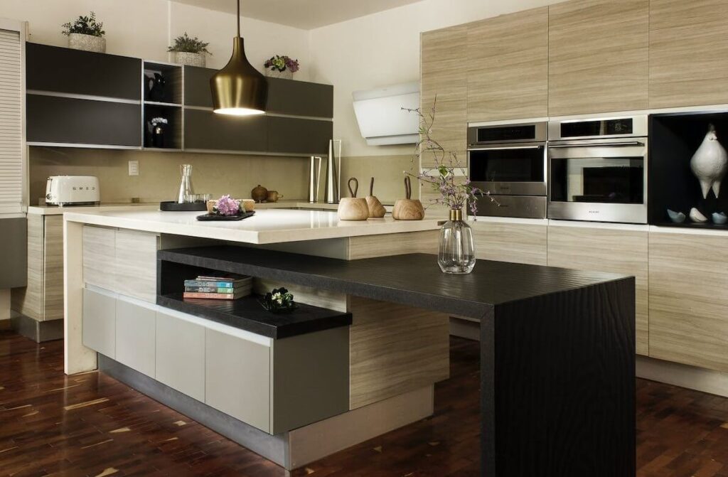 Colour harmony and contrast in the kitchen