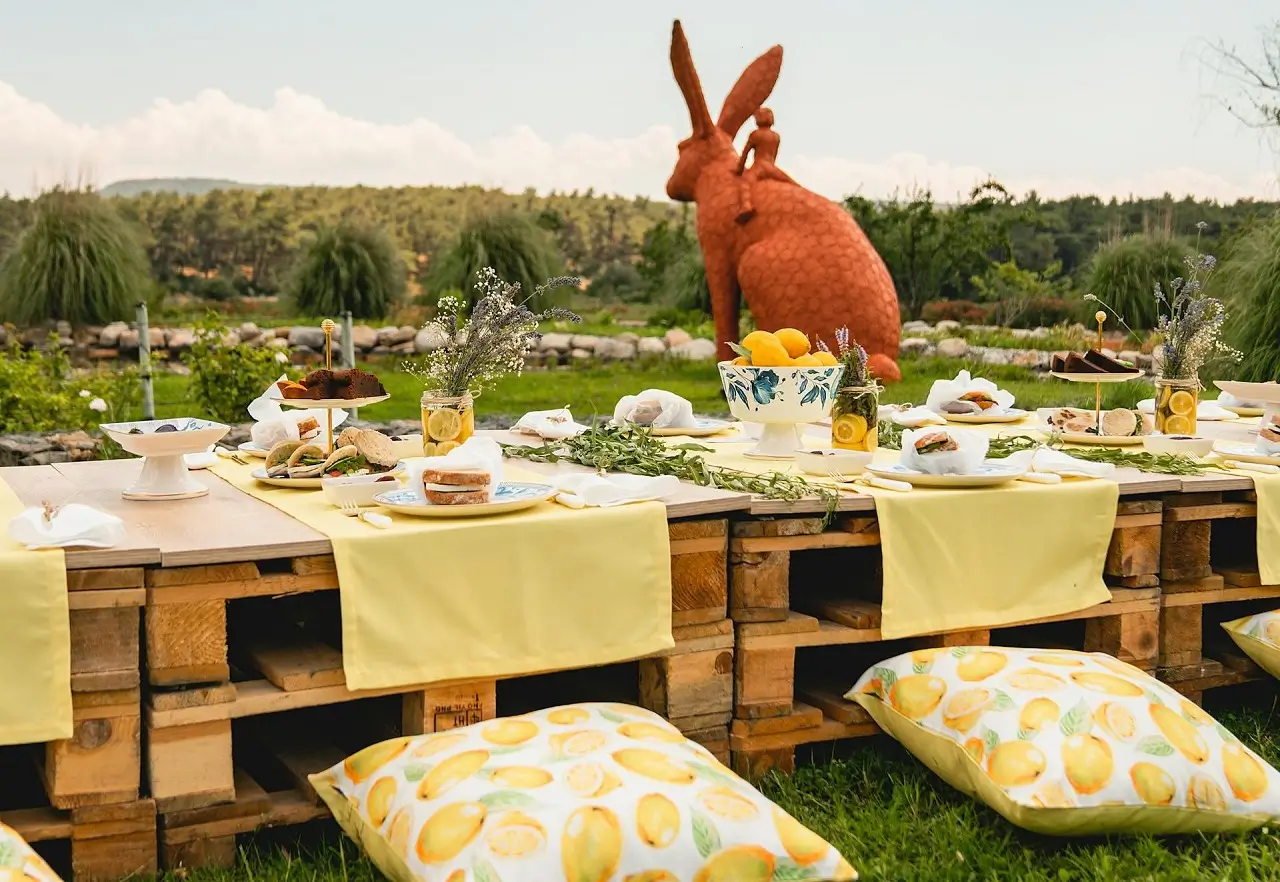 Easter al fresco feat image