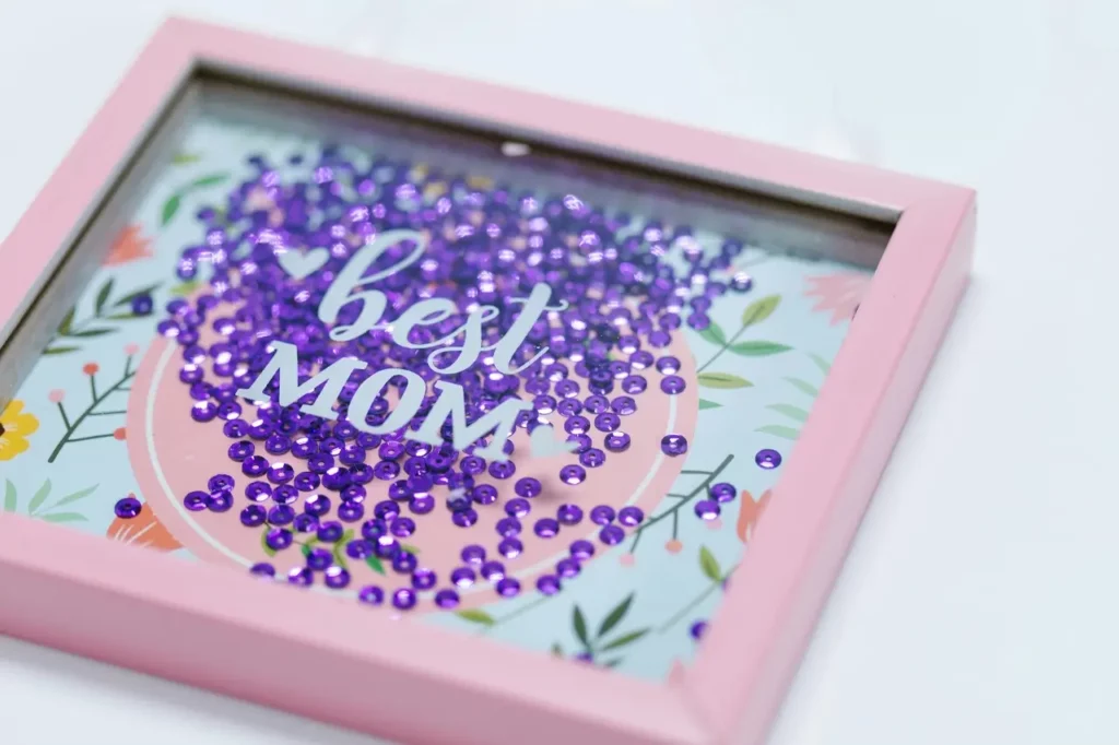 A framed wall art gift for the best mum for Mother's Day
